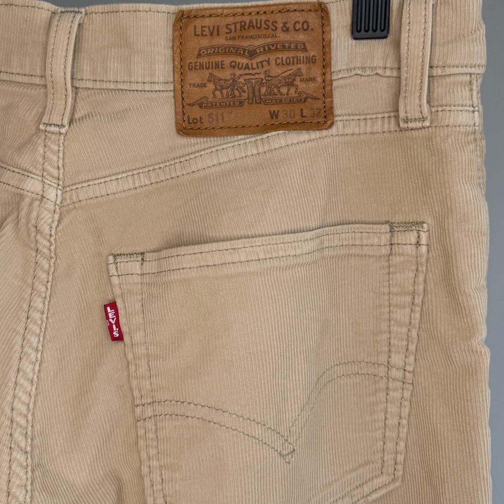 LEVI’S 511 Premium Slim Fit Corduroy Men's Jeans Khaki Leather Patch 30x32 EUC